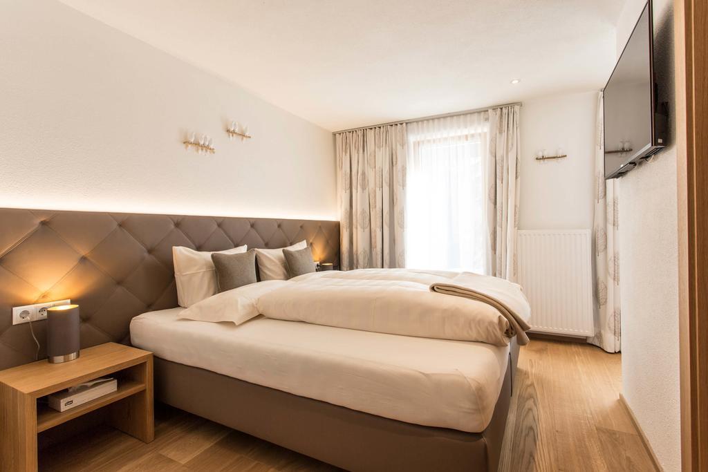 Slow Living Suite - Ferienwohnung Mit Privater Sauna & Garten Fiss Dış mekan fotoğraf