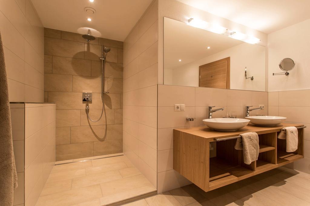 Slow Living Suite - Ferienwohnung Mit Privater Sauna & Garten Fiss Dış mekan fotoğraf